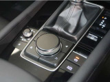 各種装備ございますので是非一度ご来店いただいて現車のご確認お願いいたします。