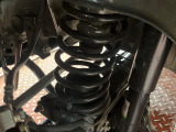 お車を安心してお乗りいただく為には、足回りの定期点検が欠かせません。サービスサポート(有償保証)では無料点検もご提供しており、安心のカーライフをお過ごしいただけるサポート体制が整っています。