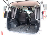 【車屋】として、長く車業界に従事した経験豊富なスタッフが多数在籍しております。