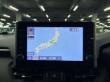 ディスプレイオーディオやカーナビは、現代のドライブにおいて欠かせない装備のひとつです。初めての場所でも迷いにくく、快適なルート案内で運転をサポートします。移動中のエンターテインメント性も高まります。