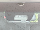 【三菱e-Assist】走行中に前方の車両等を認識し、衝突しそうな時は警報とブレーキで衝突回避と被害軽減をアシスト。より安全にドライブをお楽しみいただけます。