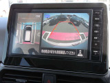 インテリジェント アラウンドビューモニター(移動物 検知機能付)搭載!大型ナビに、上から見たようなに映る映像で、駐車を安全簡単に。さらに人や自転車など周囲に動くものがあると表示とブザーでお知らせします。