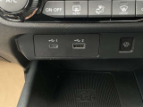 USBソケット完備!お出かけの際も充電の心配がございません☆