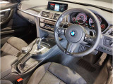 ☆センターパネルを運転席側に僅かに傾けたBMW独特のインパネ☆【駆け抜ける歓び】はここからもスタートしております☆