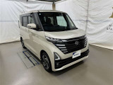 広々とした車内空間に優れた燃費性能。更にデザインも上質で人気のお車です!