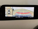 バックギアに入れて頂きますと、この様に後方が映し出されます!最終の確認はご自分の目と耳で必ず行ってください!安全第一で♪