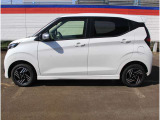 クールに、スタイリッシュに、自分らしくデイスUrban CHROME!そして4WD+プロパイロットで高速道路のドライブにゆとりと自信。プロパイロットなら家族の会話が弾みます。ボディカラーは人気のホワイトパールです