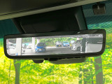 【デジタルインナーミラー】後席の大きな荷物や同乗者で後方が確認しづらい時でも安心!カメラが撮影した車両後方の映像をルームミラー内に表示。クリアな視界で状況の確認が可能です!