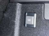 AC100V、1500Wのコンセントを車内に設置。アウトドアや駐車場で野外のコンセントとして利用できます。また、停電などの非常時にも使える便利な機能です!