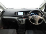見通しのよいすっきりとした視界で、誰でも運転しやすいです。運転のしやすさは疲れにくさにも繋がりますよ♪