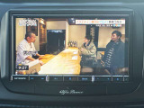 地デジチューナー内臓型、多機能タッチパネルメモリーナビゲーションを装備しています。