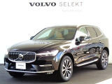 2025年6月登録のボルボXC60ウルトラB5で、最新鋭のハイブリッドカーです。ボディーカラーはオニキスブラックメタリックで、シートはアンバーです。様々なセーフティー機能を装備します。