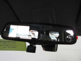 バックカメラで後方を確認しながら安全に駐車する事ができます!