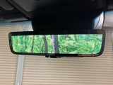 【デジタルインナーミラー】後席の大きな荷物や同乗者で後方が確認しづらい時でも安心!カメラが撮影した車両後方の映像をルームミラー内に表示。クリアな視界で状況の確認が可能です!