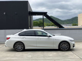 ご納車後も全国約200拠店のBMW正規ディーラーサービス工場にて保証対応いたします。お近くのBMW正規ディーラーをご案内の上、アフターメンテナンスをお受け頂けますので、安心してお乗りいただけます!!