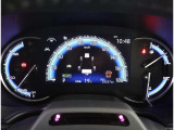 とっても見やすいメーターです。夜間時はラグジュアリーな気分にさせてくれる照明が魅力ですので、夜のドライブも楽しみになりますよ♪