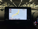 ディスプレイオーディオやカーナビは、現代のドライブにおいて欠かせない装備のひとつです。初めての場所でも迷いにくく、快適なルート案内で運転をサポートします。移動中のエンターテインメント性も高まります。