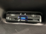 いまや快適なカーライフに欠かせないETCが付いています。