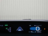 とっても見やすいメーターです。夜間時はラグジュアリーな気分にさせてくれる照明が魅力ですので、夜のドライブも楽しみになりますよ♪