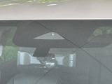 【インテリジェントエマージェンシーブレーキ】フロントカメラで前方の車両や歩行者を検知。衝突しそうな時は衝突被害軽減ブレーキが作動、衝突回避をサポート。より安全にドライブをお楽しみいただけます。
