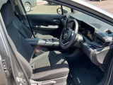 快適に運転できるドライブポジション!運転席シートリフターとシートスライドで、無理のない運転姿勢がとれます。