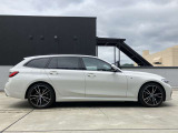 ご納車後も全国約200拠店のBMW正規ディーラーサービス工場にて保証対応いたします。お近くのBMW正規ディーラーをご案内の上、アフターメンテナンスをお受け頂けますので、安心してお乗りいただけます!!