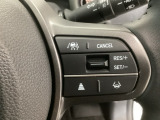 【アダプティブ・クルーズ・コントロール】予め設定した車速内でクルマが自動的に加減速。 前走車との適切な車間距離を維持しながら追従走行し、高速道路でのドライバーの疲労を軽減してくれる嬉しい機能付♪