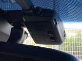 ドライブレコーダーを装備しており、走行中の映像をしっかり記録します。万が一の際の状況確認に役立つ安心装備です。