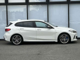 BMWを熟知したメカニックによる、360度の納車前点検。ドイツ本国と同様の教育・訓練を受けたメカニックが徹底的に点検、整備した後にお客様にお引渡しします。