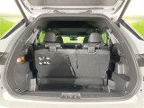 普段のお買い物や通勤、送迎等に十分な荷室スペースを確保しております。セカンドシートを倒すと、大きな荷物の積載も可能です♪