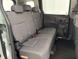 運転席や助手席だけでなく、カーテンエアバッグも装備しています。側方からの衝撃からもしっかりお客様を守ってくれます。