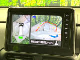 【アラウンドビューモニター】専用のカメラにより、上から見下ろしたような視点で360度クルマの周囲を確認することができます☆死角部分も確認しやすく、狭い場所での切り返しや駐車もスムーズに行えます。