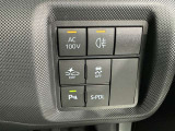 コーナーセンサーを車の前後に装備。障害物までの距離に応じて警告音を変えてお知らせ。縦列駐車時や駐車場・車庫などでの取り回しをサポートします。詳細は販売店スタッフまでおたずねください。
