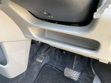 ハンドル下にも収納を配置しています