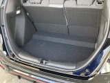 コンパクトサイズながら広い荷室スペースを確保。日常使いからレジャーまで幅広く対応できます。