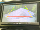 【バックカメラ】駐車時に後方がリアルタイム映像で確認できます。大型商業施設や立体駐車場での駐車時や、夜間のバック時に大活躍!運転スキルに関わらず、今や必須となった装備のひとつです!
