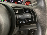 【アダプティブ・クルーズ・コントロール】予め設定した車速内でクルマが自動的に加減速。 前走車との適切な車間距離を維持しながら追従走行し、高速道路でのドライバーの疲労を軽減してくれる嬉しい機能付♪
