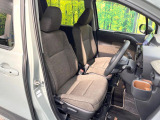 運転席シート廻りは使用感も少なく、良好な状態となっています。前オーナー様が丁寧に使っていたことがよくわかりますね。