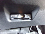 ETC付。高速道路の料金所はキャッシュレスで通過です。サービスエリア等にあるスマートインターの出入りも利用可能でとっても便利。ご納車後すぐにお使い頂けるようセットアップしてのお渡しとなります。