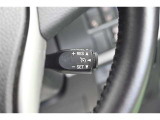 アクセルから足を離しても設定速度で走り続けてくれます。高速道路での長距離移動が楽になりますよ♪
