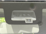 【スズキ セーフティサポート】走行中に前方の車両等を認識し、衝突しそうな時は警報とブレーキで衝突回避と被害軽減をアシスト。より安全にドライブをお楽しみいただけます。