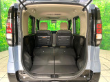 普段のお買い物や通勤、送迎等に十分な荷室スペースを確保しております。セカンドシートを倒すと、大きな荷物の積載も可能です♪