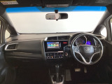フロントガラスが大きく、ワイドな視界で運転もしやすくなるように設定されています。