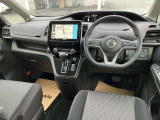 納車から1ヶ月を目安に無料点検を受けていただけます。(最寄りの日産のお店でも可能です)