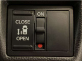 【パワースライドドア】助手席側がパワースライドドアになっており、運転席のスイッチやスマートキーでも開閉が可能です!開口部も広いので乗り降りも楽々♪