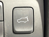 【パワーバックドア】スマートキーや運転席のボタンを押すだけでリアゲートが自動で開閉します!荷物を持っている時や、高い位置にあるバックドアを閉める際に便利な機能です♪