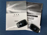 キーを取り出さずにドアを施錠&解錠。クルマの始動も可能です。