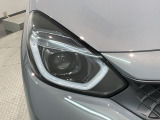 LEDヘッドライトは、点灯の瞬間から最大光量を発揮し、突然暗くなるトンネルなどでの安定感を高めます。