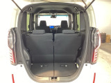 トランクの広さはどうです。 たくさんの荷物が積めます。