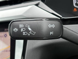 【オートライト(AUTO)】外の明るさをシステムが感知して、自動でヘッドライトが点灯します。ヘッドライトをつけ忘れを防ぐ便利機能です。